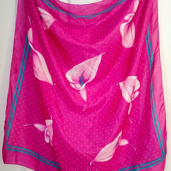 Gloria Vanderbilt Flower Petals Design Pattern Scarf 85cm× 85cm - Picture 1 of 5